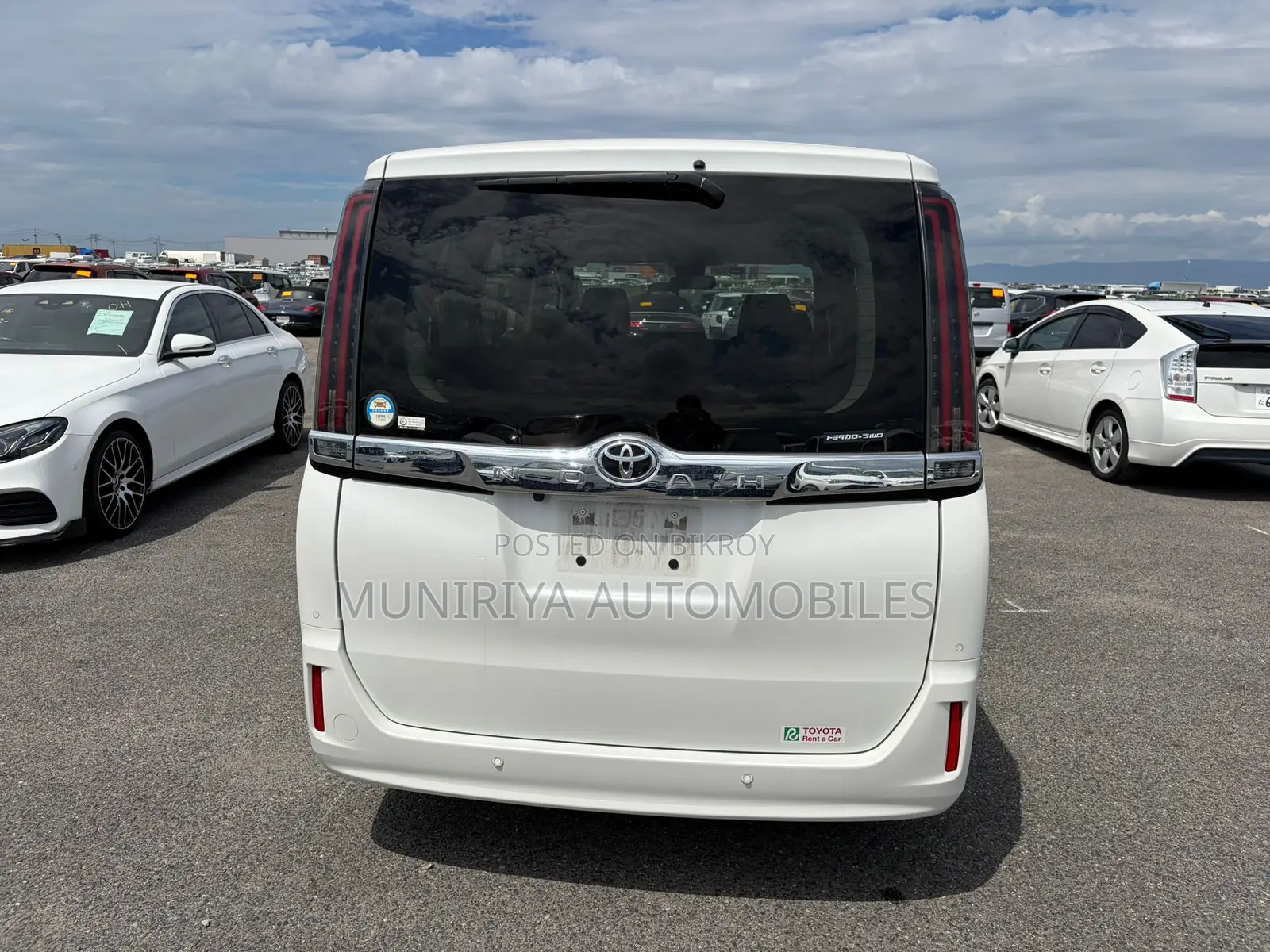 Toyota Noah 2.0 AWD (8 Seater) 2021 Pearl