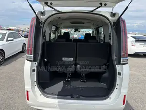 Toyota Noah 2.0 AWD (8 Seater) 2021 Pearl
