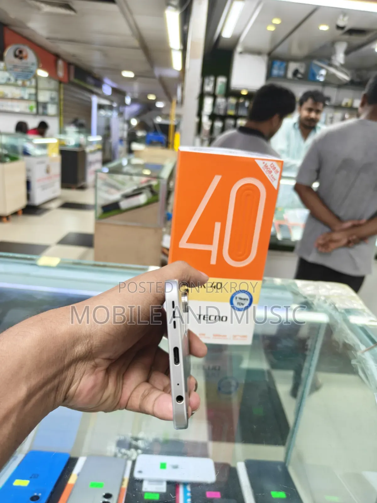 টেকনো স্পার্ক ৪০ প্রো ১২৮ জিবি সিলভার