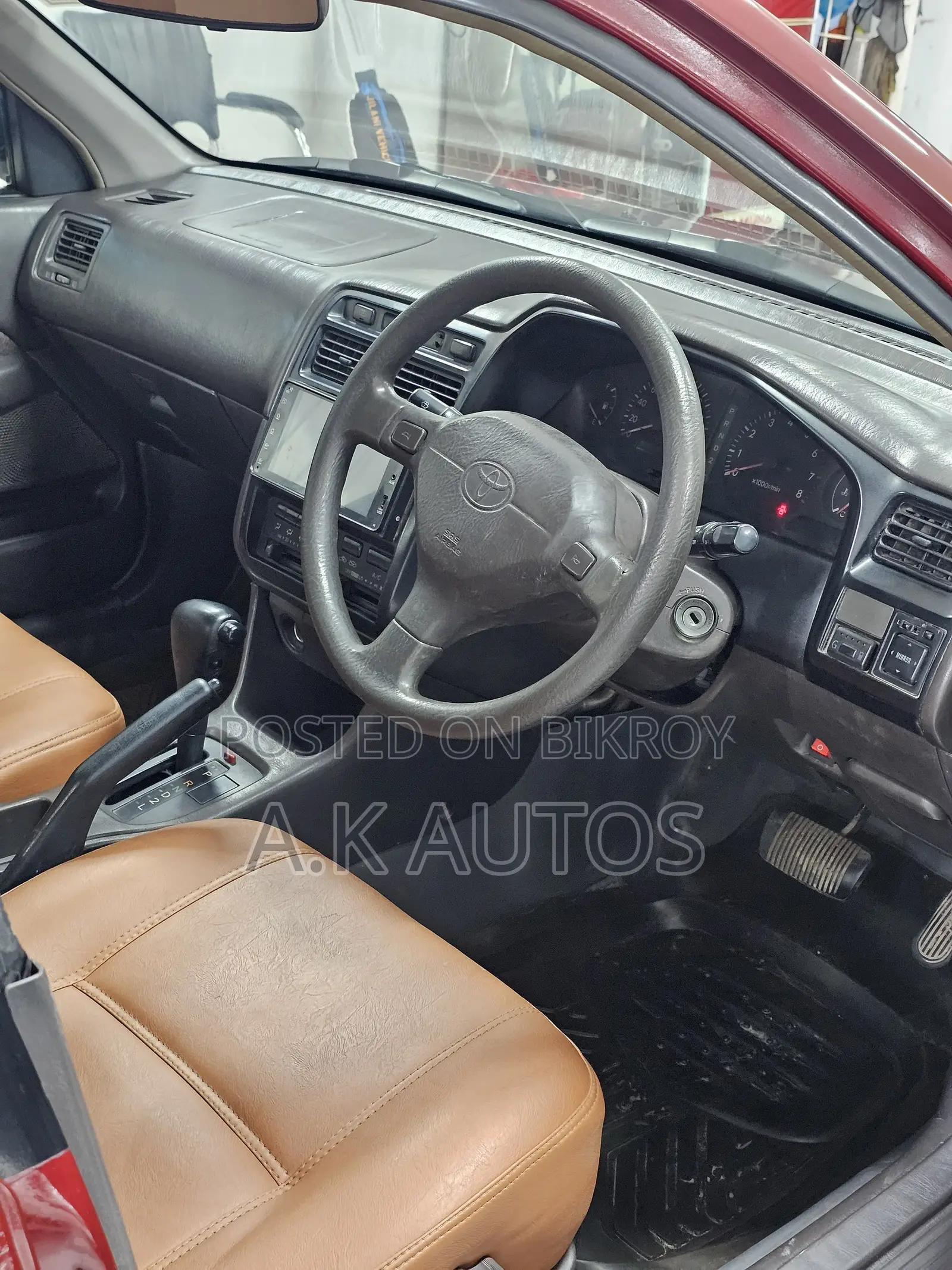 Toyota Carina 1.5 Front-Wheel Drive Sedan 1997 Red