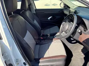 টয়োটা ইয়ারিস ২০২২ পার্ল