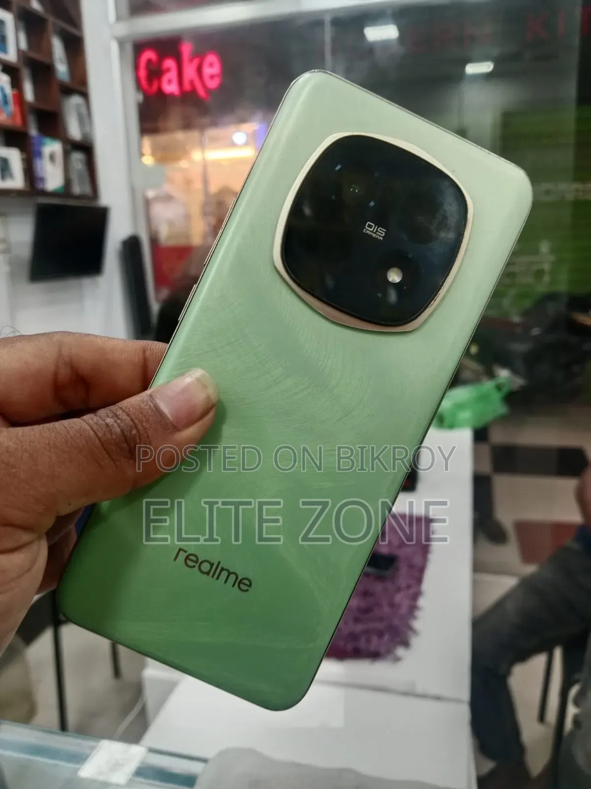রিয়েলমি ১২৮ জিবি