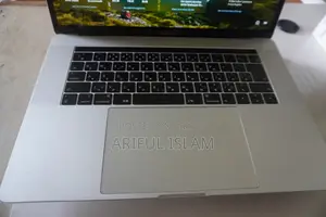 Apple MacBook Pro Laptop 16GB Intel Core i9 SSD 1T