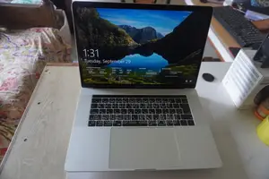 Apple MacBook Pro Laptop 16GB Intel Core i9 SSD 1T