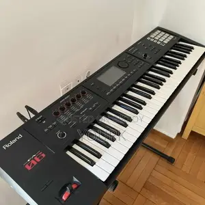 ROLAND FA-06 Almost New