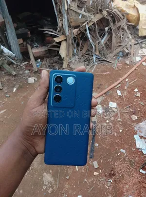 Vivo V27 128 GB Blue