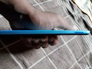 ইএল ১২৮ জিবি নীল