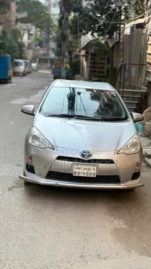 টয়োটা অ্যাকুয়া ২০১৪ সিলভার