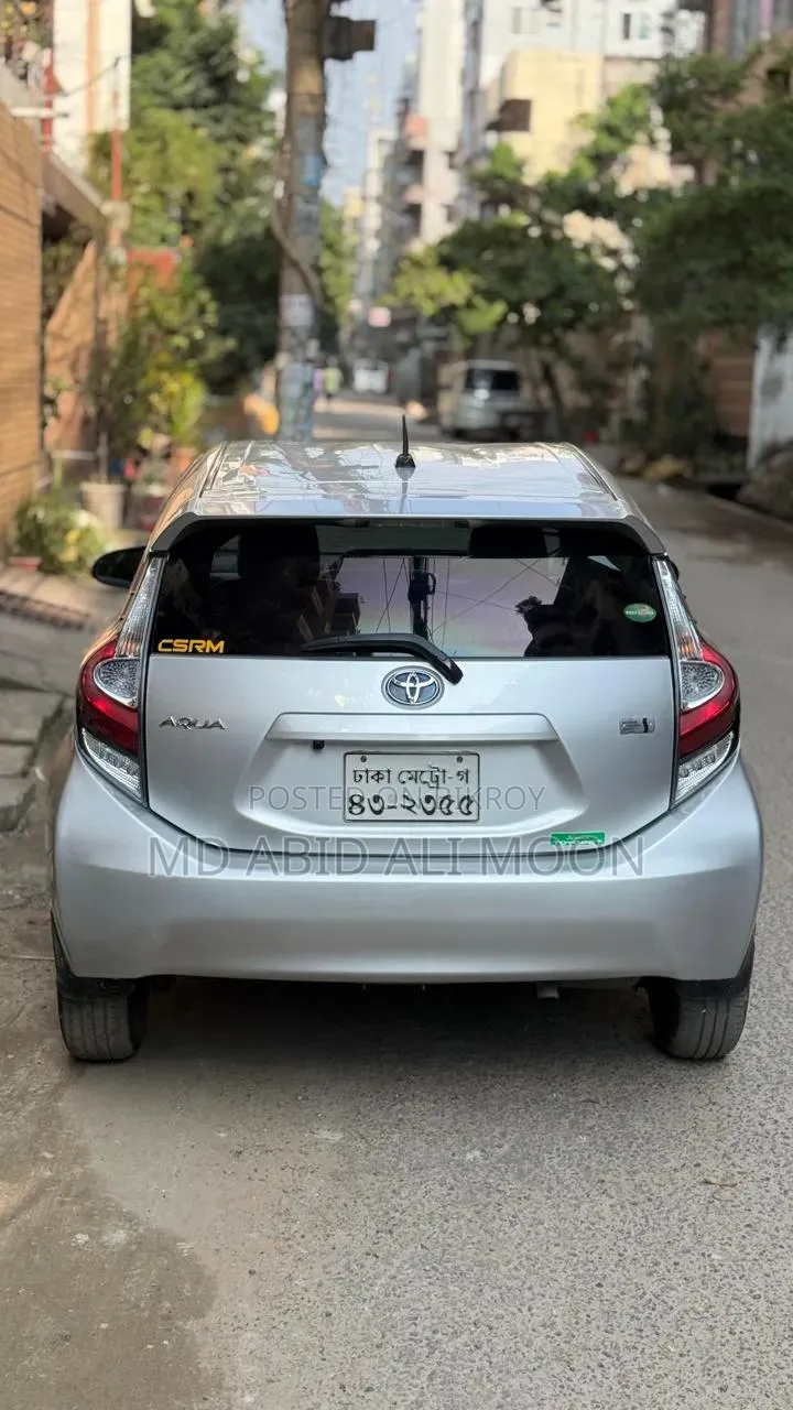 টয়োটা অ্যাকুয়া ২০১৪ সিলভার