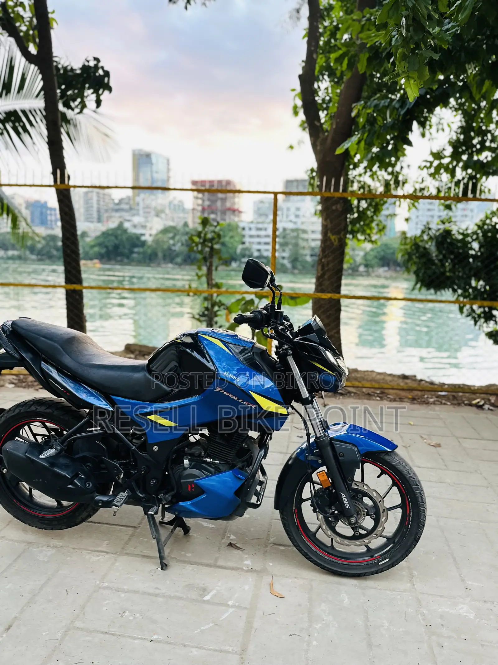 Hero Thriller 160R 2022 Blue