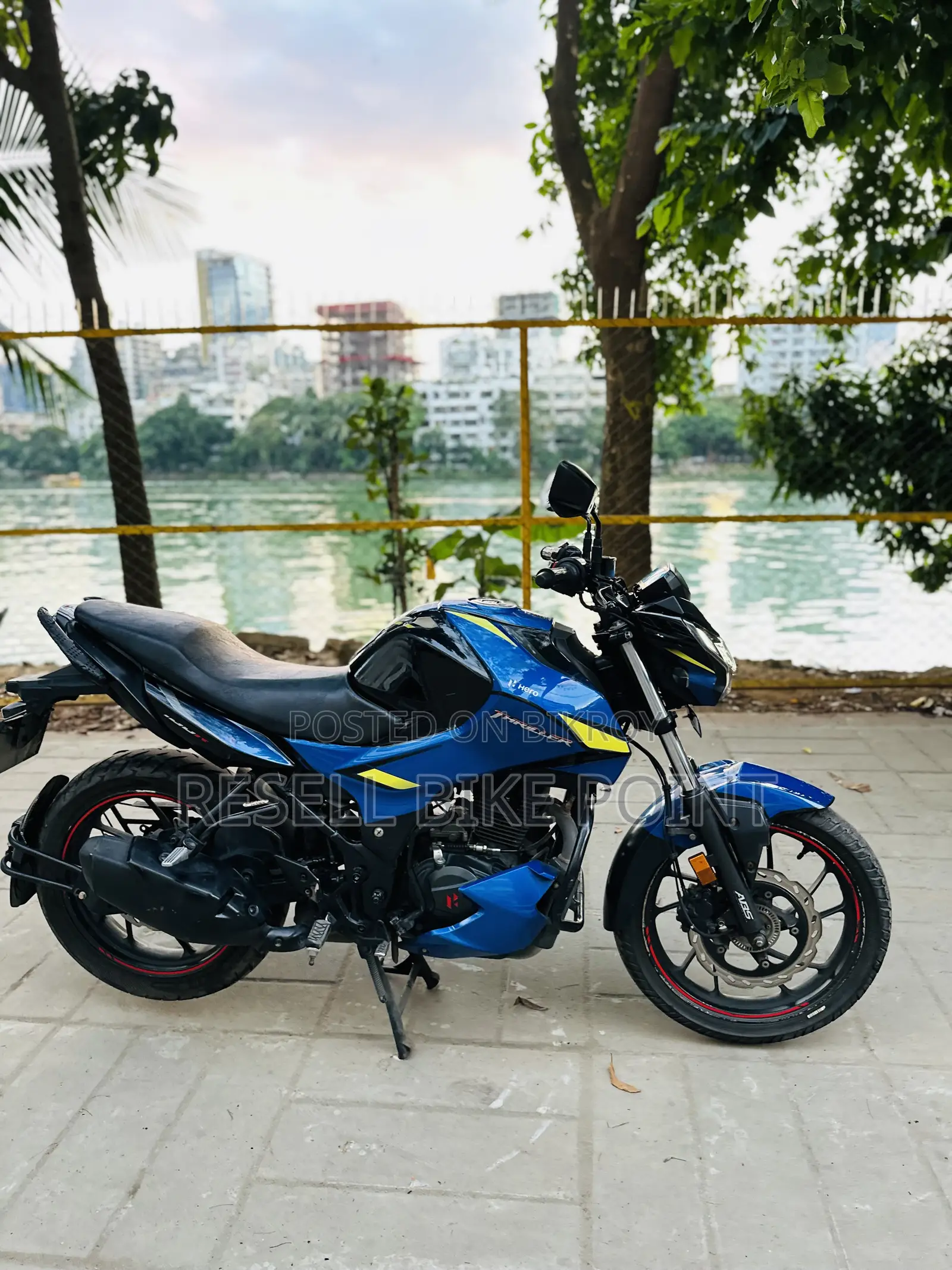 Hero Thriller 160R 2022 Blue