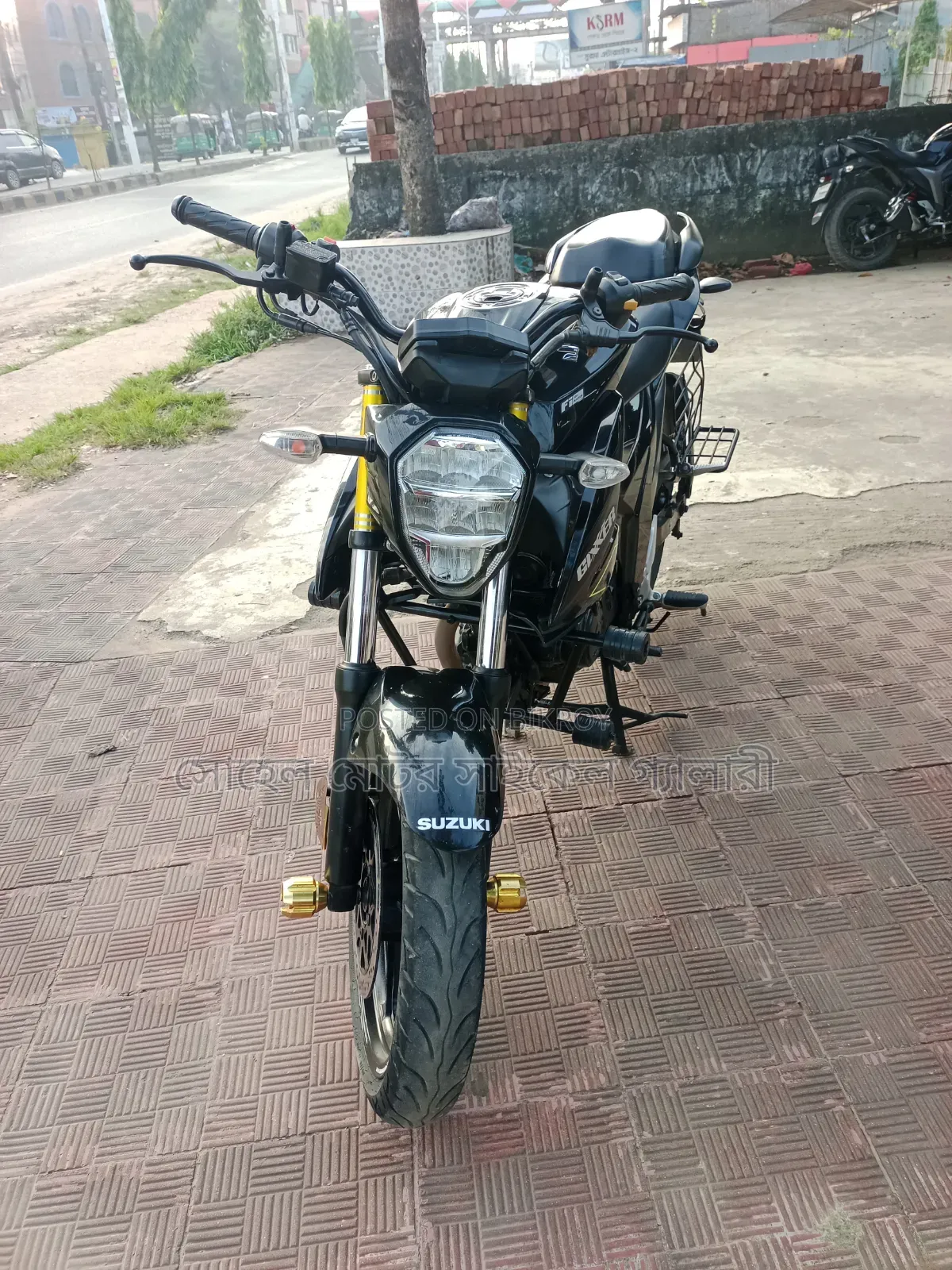 সুজুকি জিক্সার ২০২৩ কালো