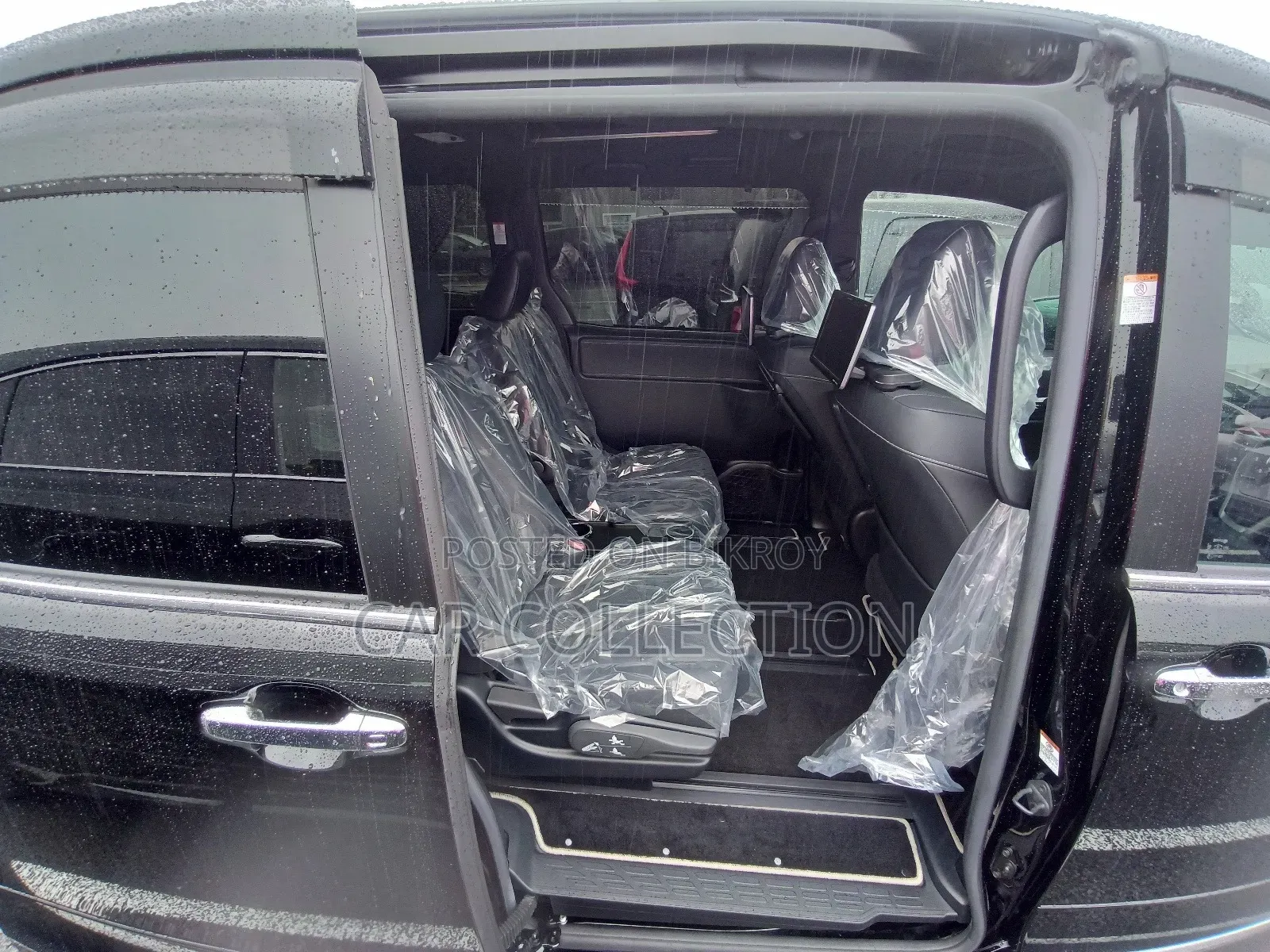 Toyota Esquire 2.0 FWD (8 seater) 2021 Black