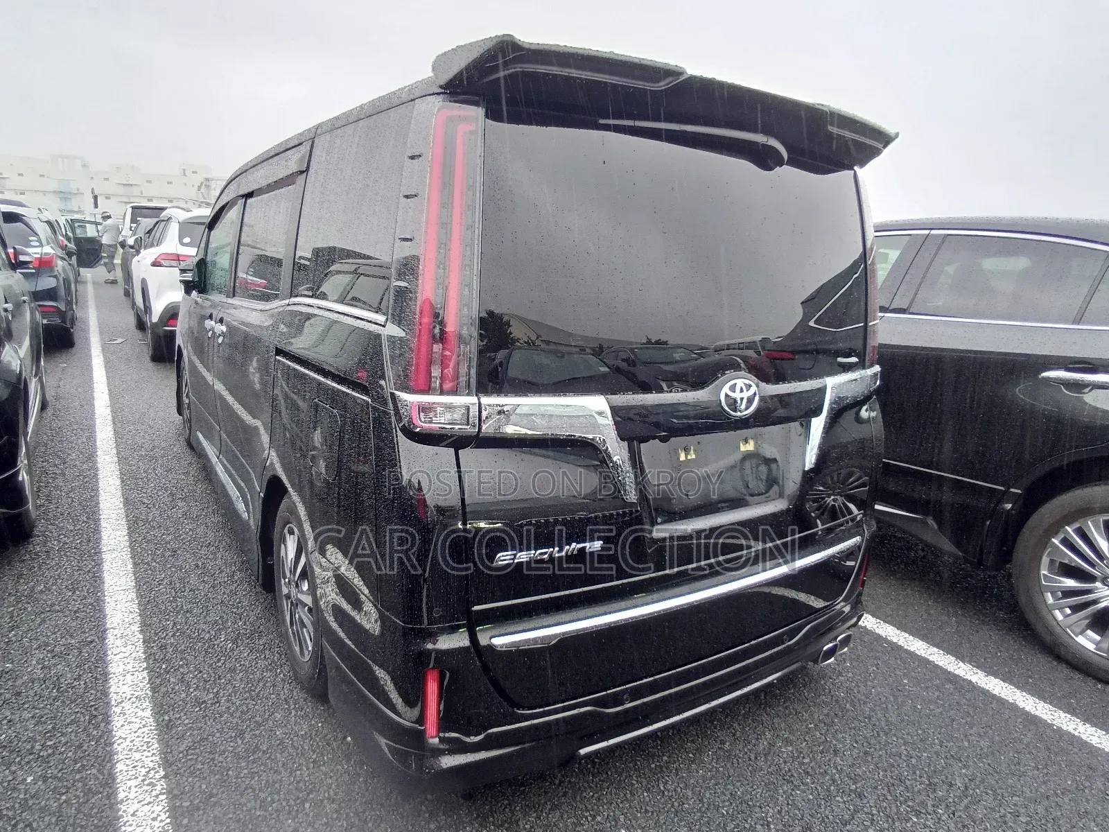 Toyota Esquire 2.0 FWD (8 seater) 2021 Black