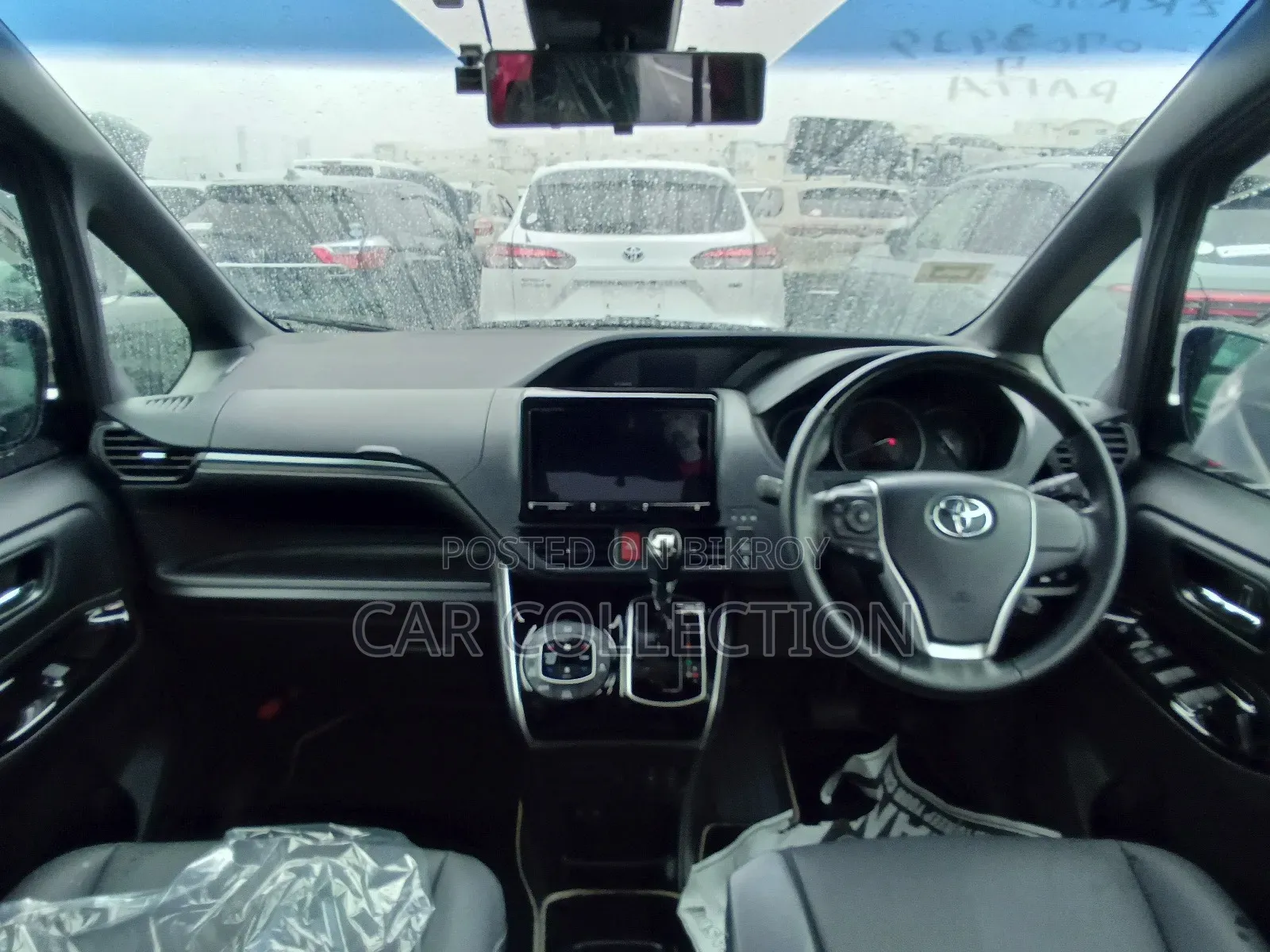 Toyota Esquire 2.0 FWD (8 seater) 2021 Black