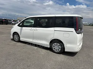 Toyota Noah 2.0 FWD (8 Seater) 2021 Pearl