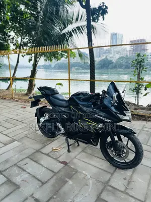 সুজুকি জিক্সার এসএফ ২০২৩ কালো