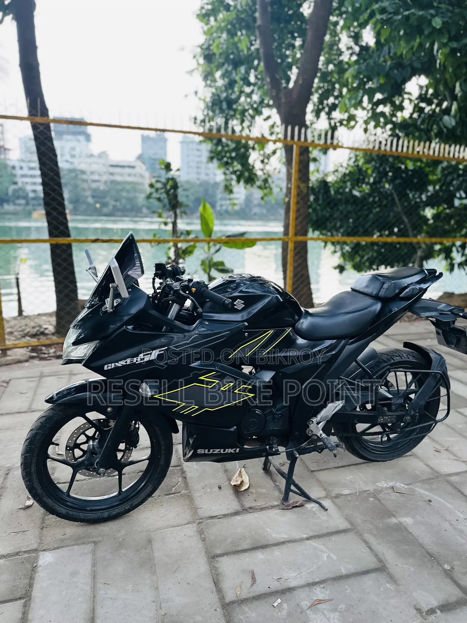 সুজুকি জিক্সার এসএফ ২০২৩ কালো