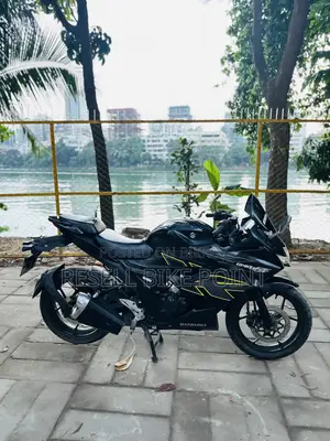সুজুকি জিক্সার এসএফ ২০২৩ কালো