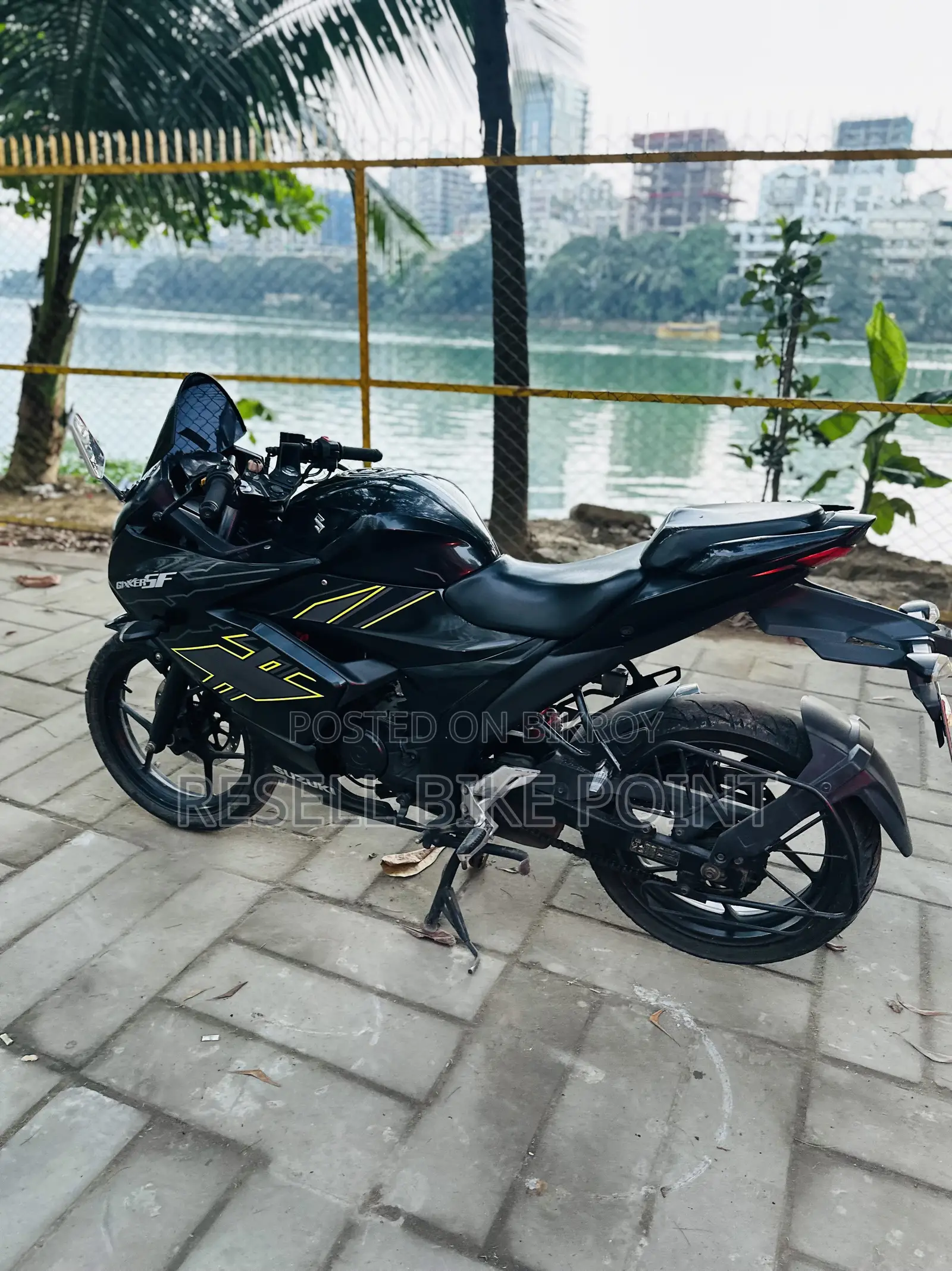 সুজুকি জিক্সার এসএফ ২০২৩ কালো