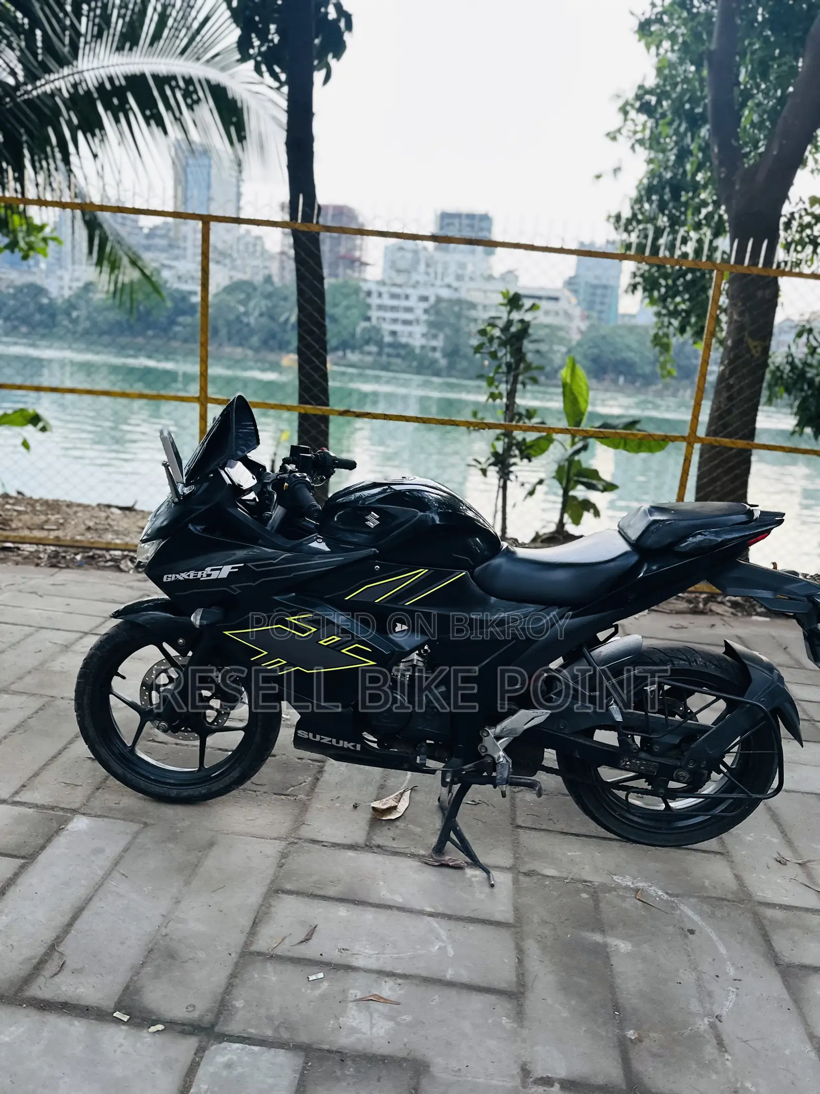 সুজুকি জিক্সার এসএফ ২০২৩ কালো