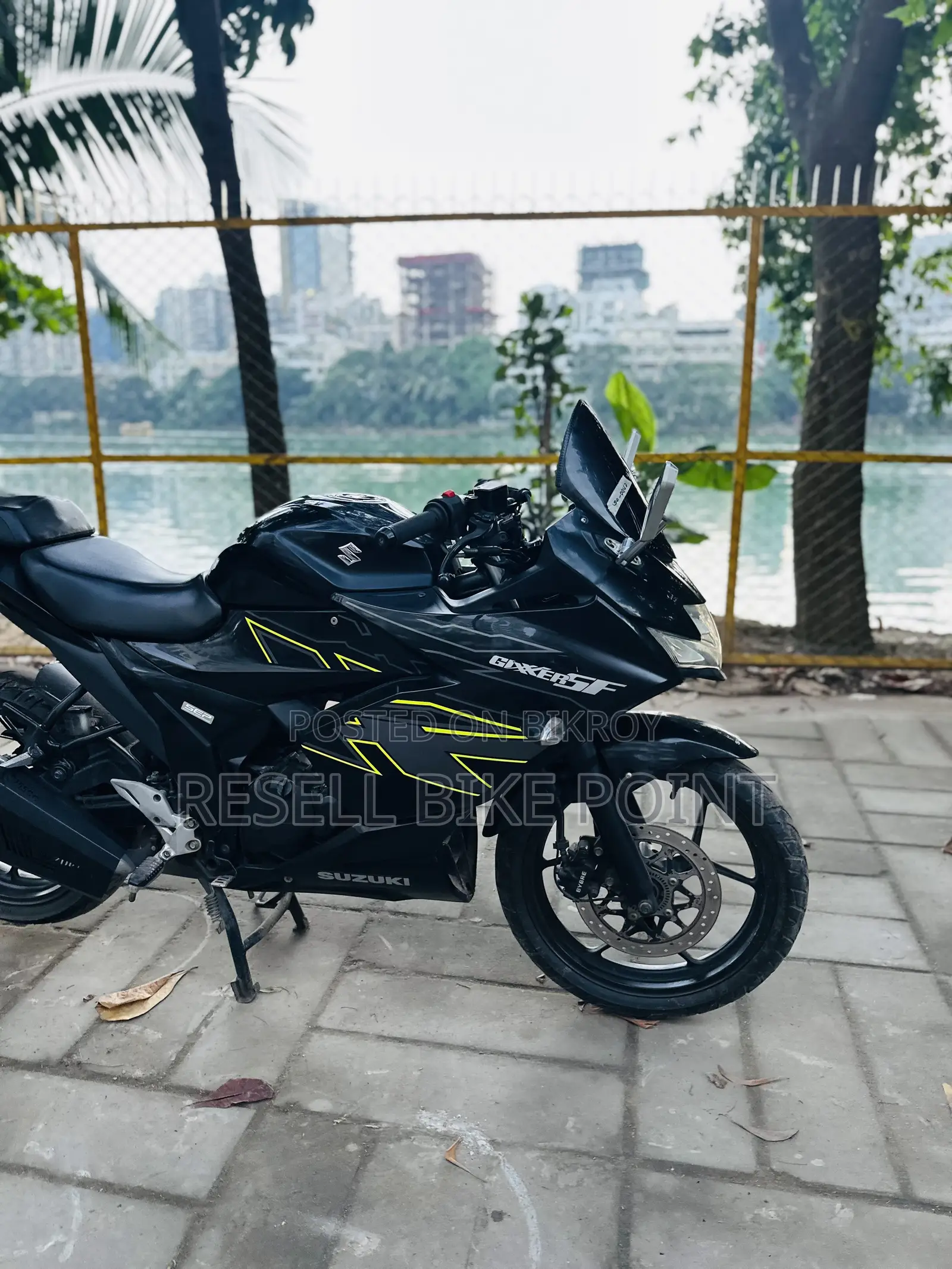 সুজুকি জিক্সার এসএফ ২০২৩ কালো