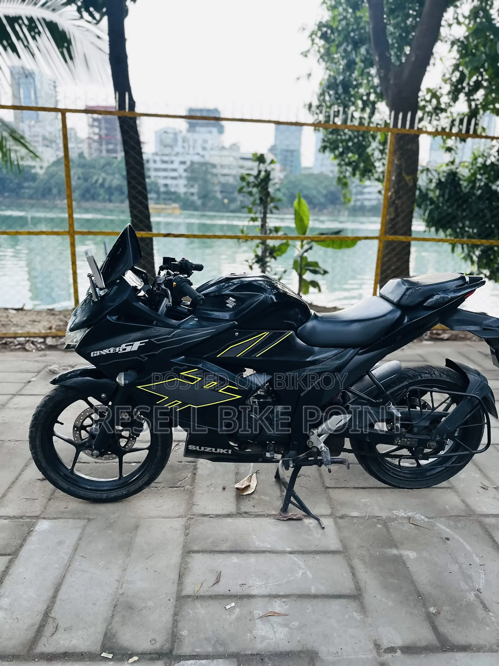 সুজুকি জিক্সার এসএফ ২০২৩ কালো