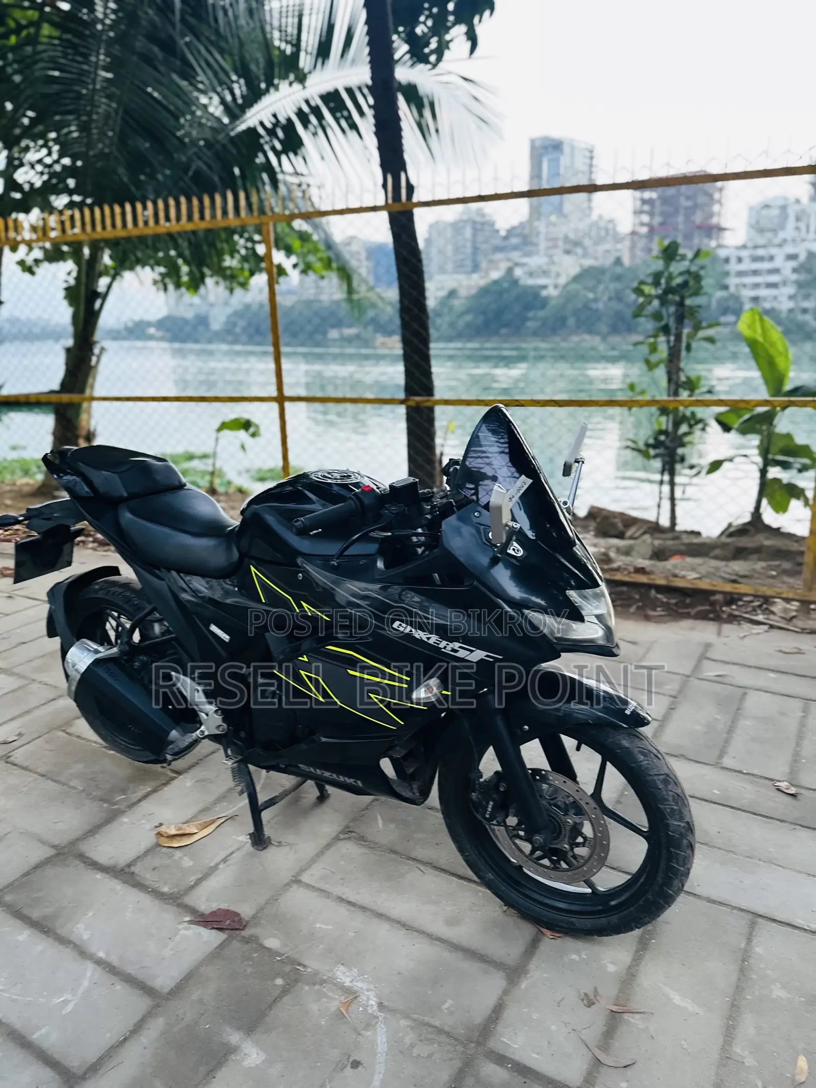 সুজুকি জিক্সার এসএফ ২০২৩ কালো