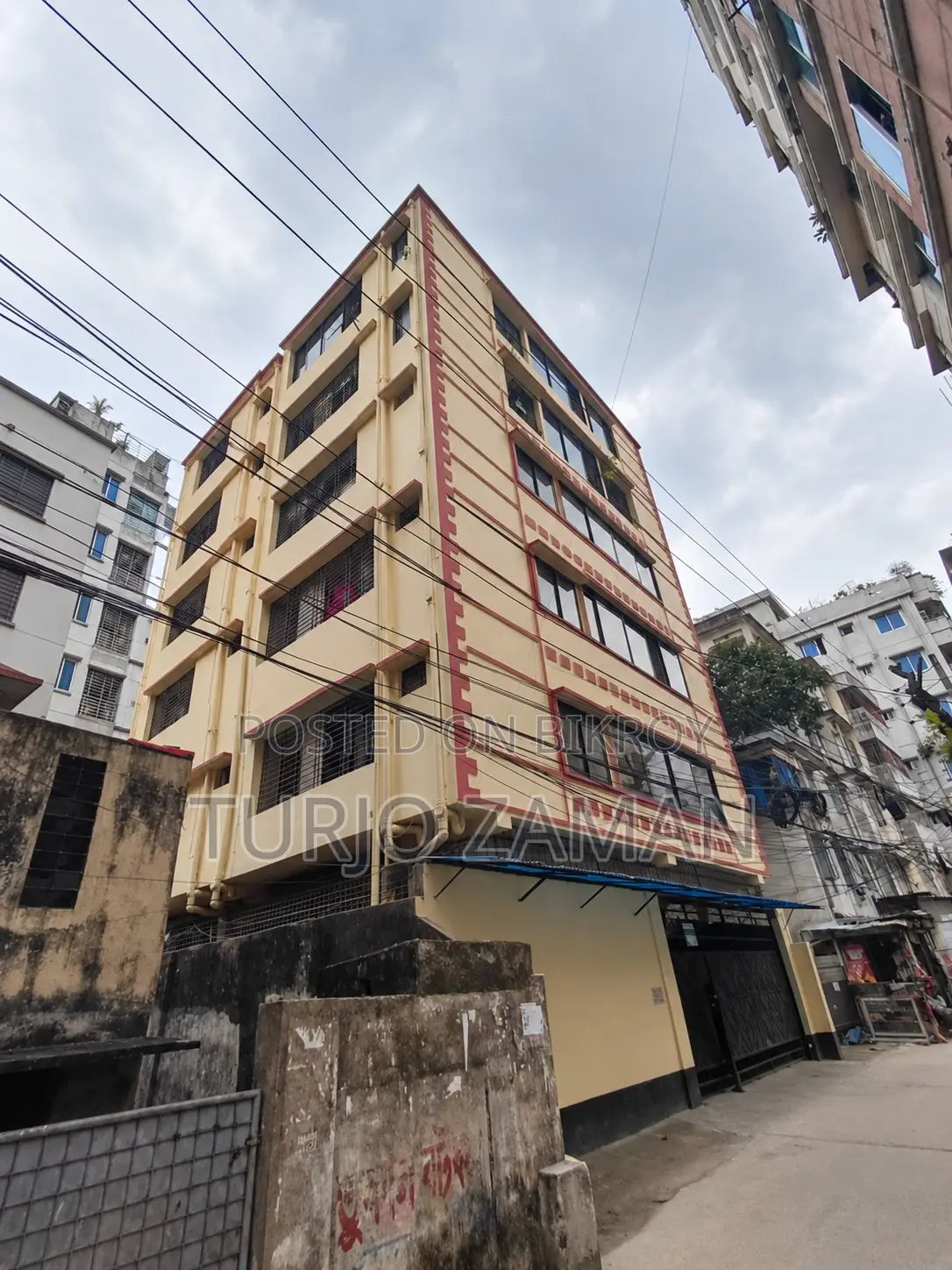 3-Bedroom Apartment in Malibag for Sale