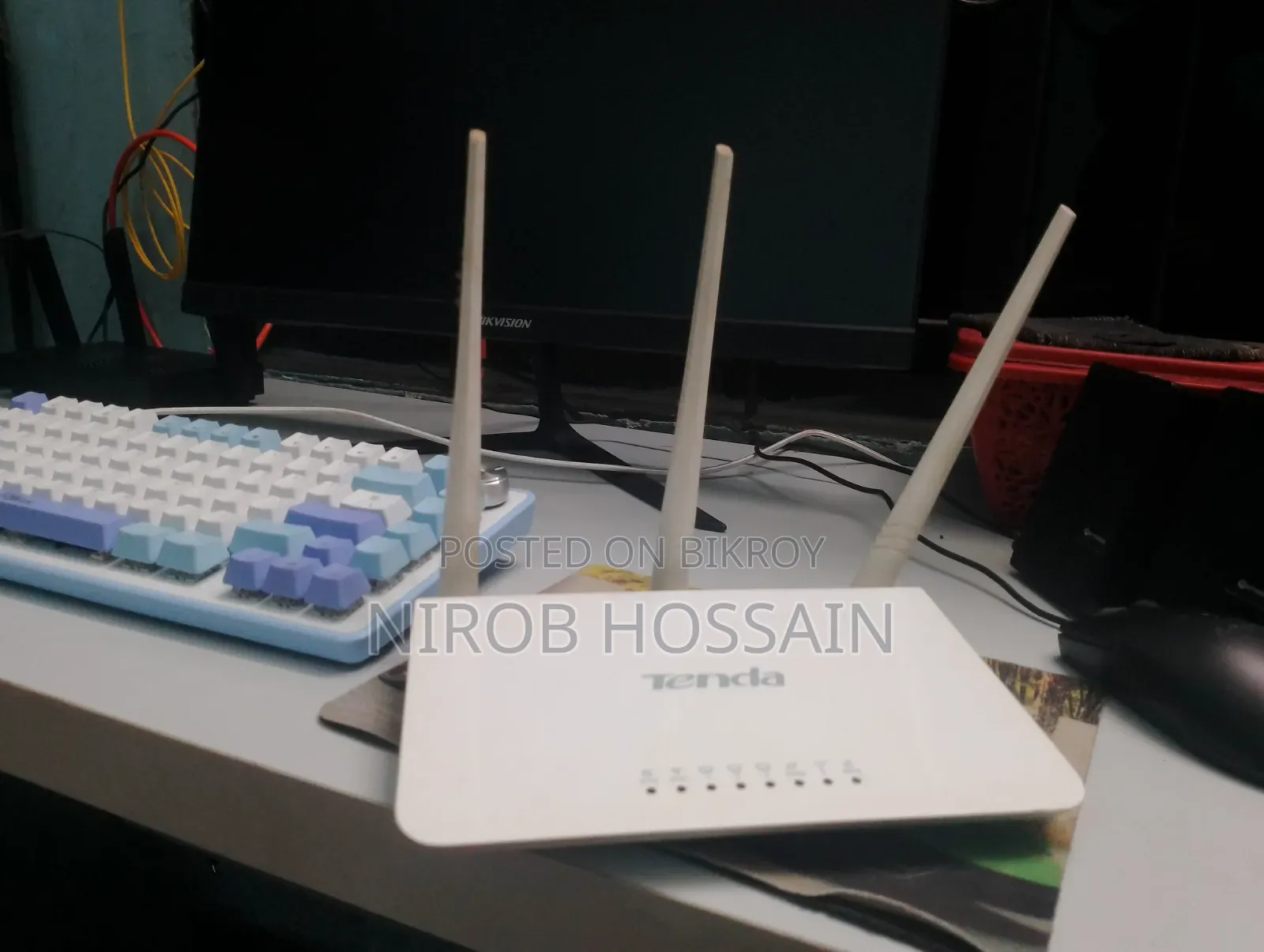 Tenda F3 (300Mbps, 3-Antenna)