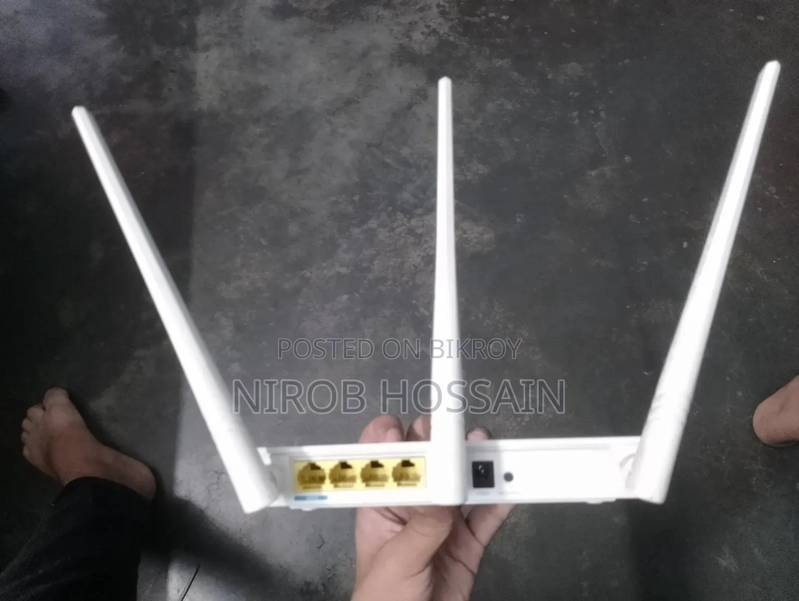 Tenda F3 (300Mbps, 3-Antenna)