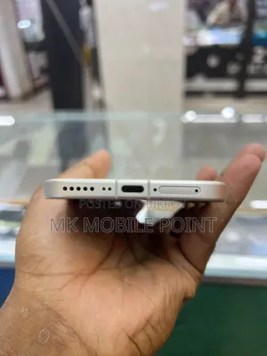 Vivo V70 256 GB Gray