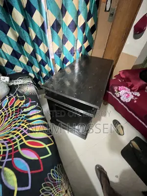 কাঠের তৈরি বড় সাইজের ডেস্ক/টেবিল