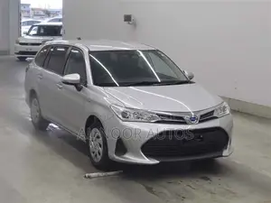 Toyota Corolla Fielder 1.5 Hybrid FWD 2021 Silver