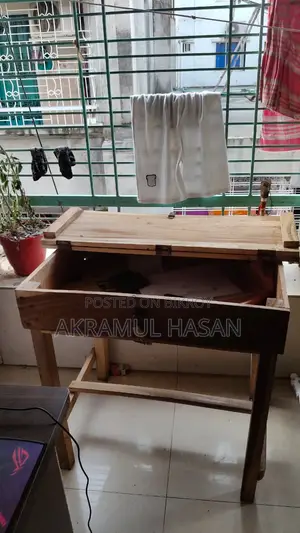 জরুরি ভিত্তিতে টেবিল বিক্রি করা হবে