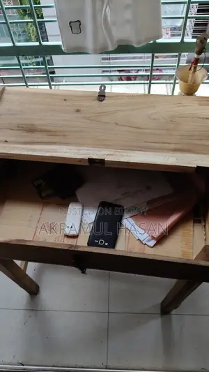 জরুরি ভিত্তিতে টেবিল বিক্রি করা হবে