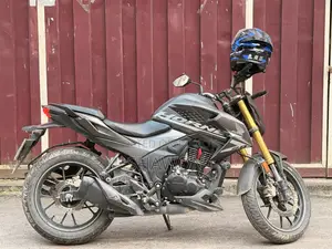 হোন্ডা হরনেট ২.০ ২০২৫ ব্ল্যাক