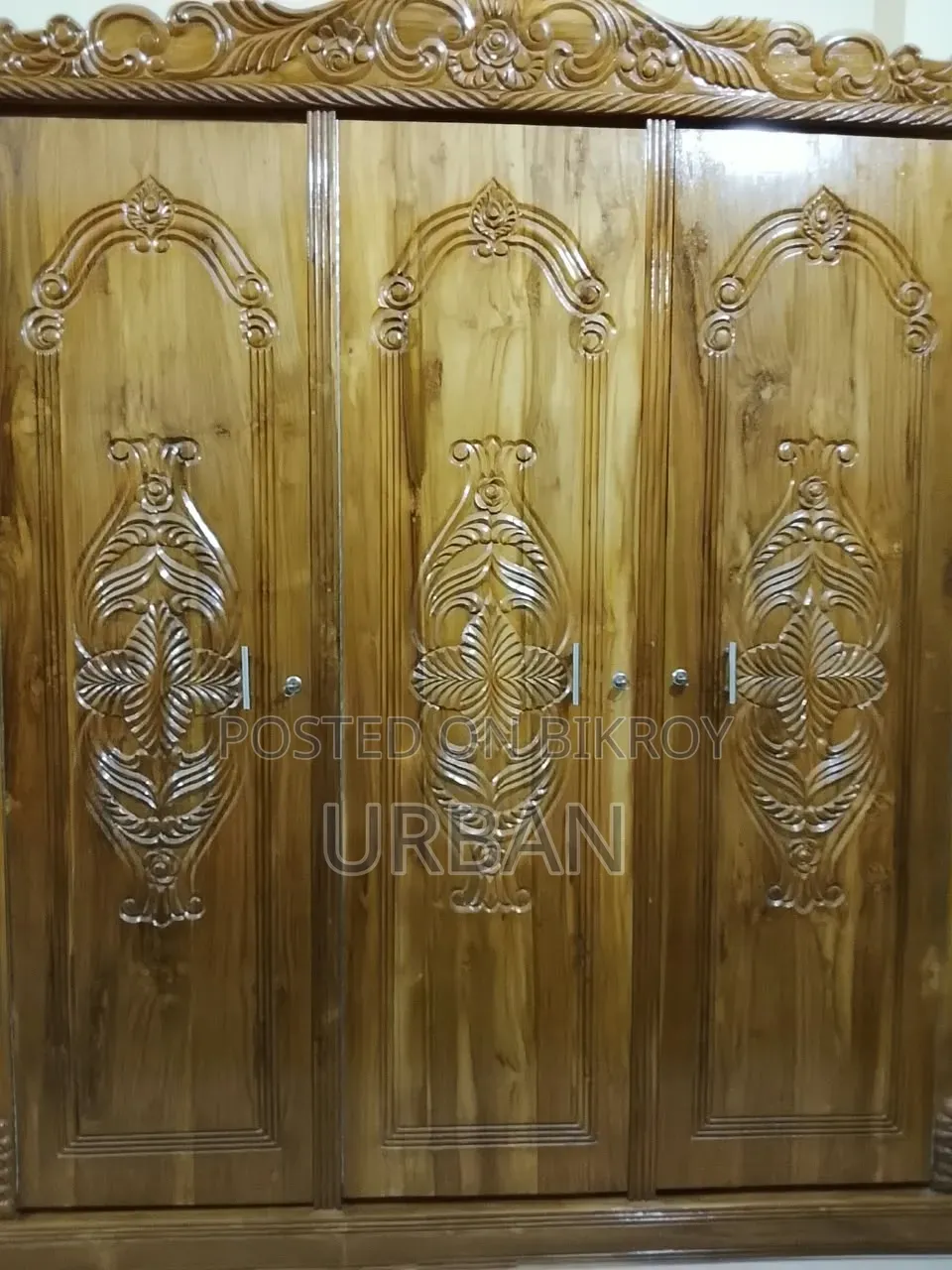 সেগুন কাঠের আলমারি