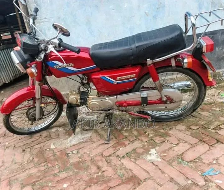 Honda 2000 Red