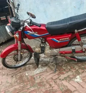 Honda 2000 Red