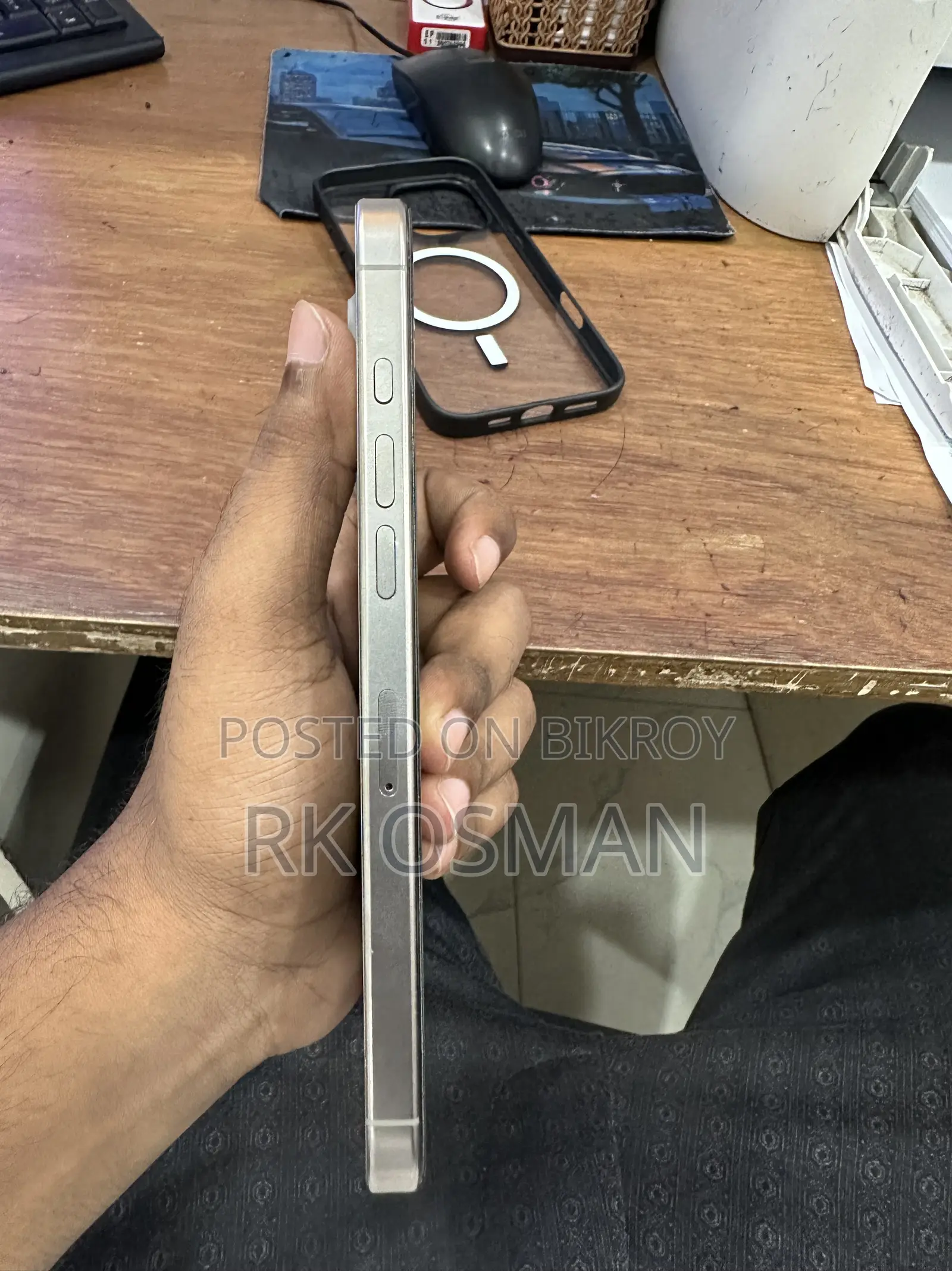 অ্যাপল আইফোন ১৬ প্রো ম্যাক্স ২৫৬ জিবি সিলভার