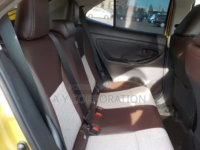 Toyota Yaris Cross 2020 Gold