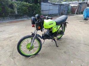 মোটরসাইকেল ২০১০ সবুজ