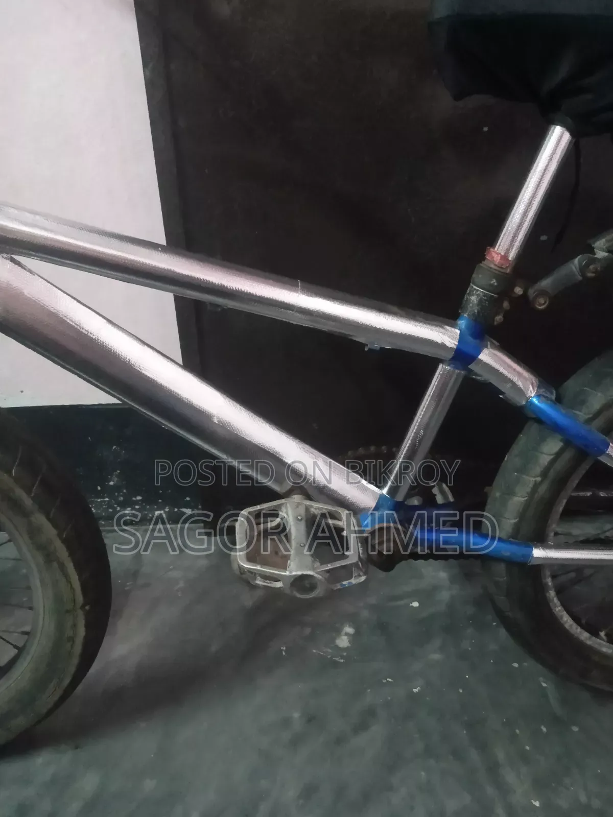 A good quality cycle. 20 inch cycle. Thick tire cycle.