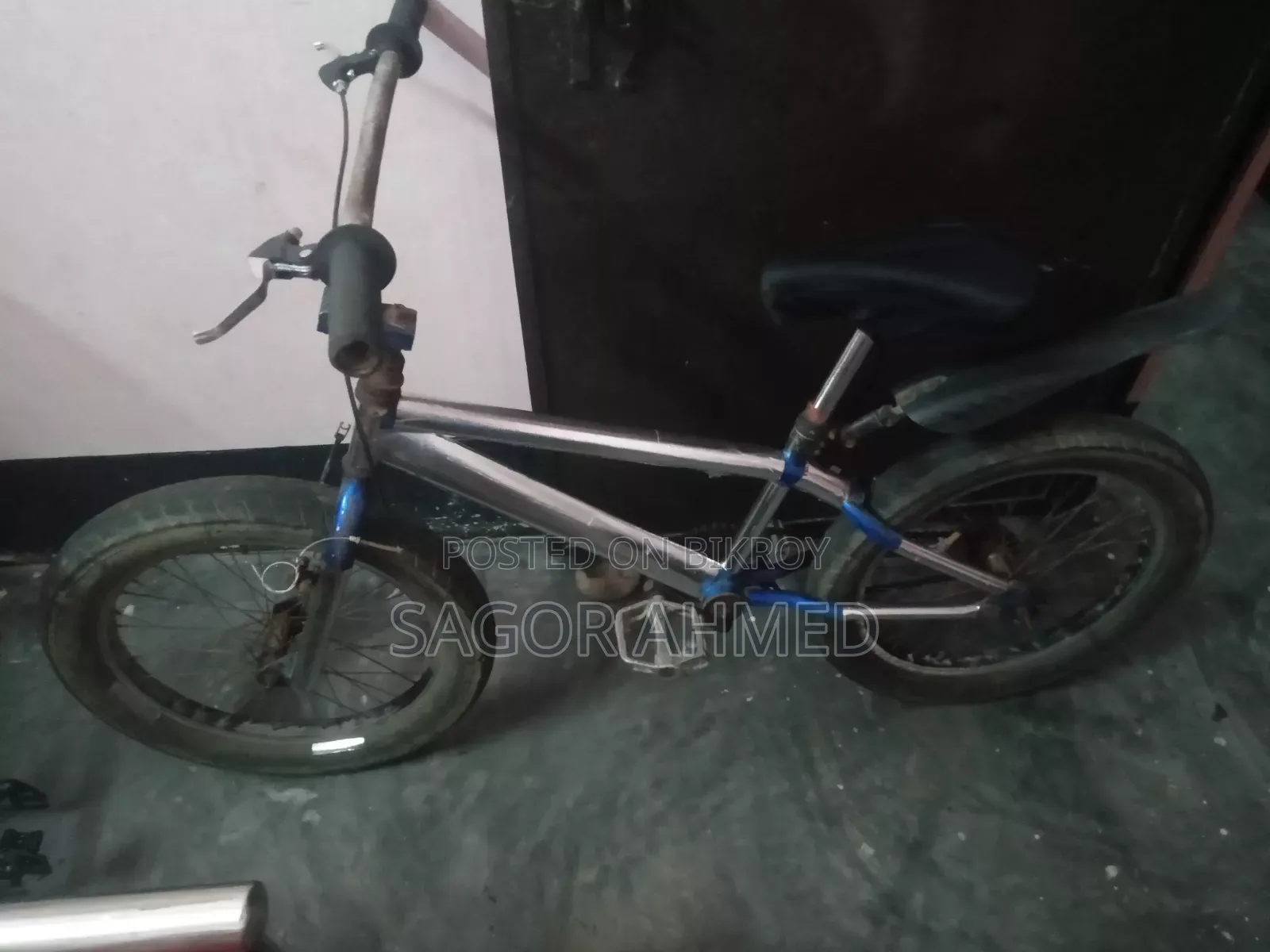 A good quality cycle. 20 inch cycle. Thick tire cycle.