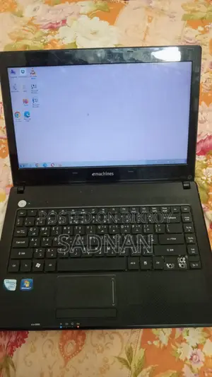 Laptop eMachines 3GB Intel Pentium SSD 256GB