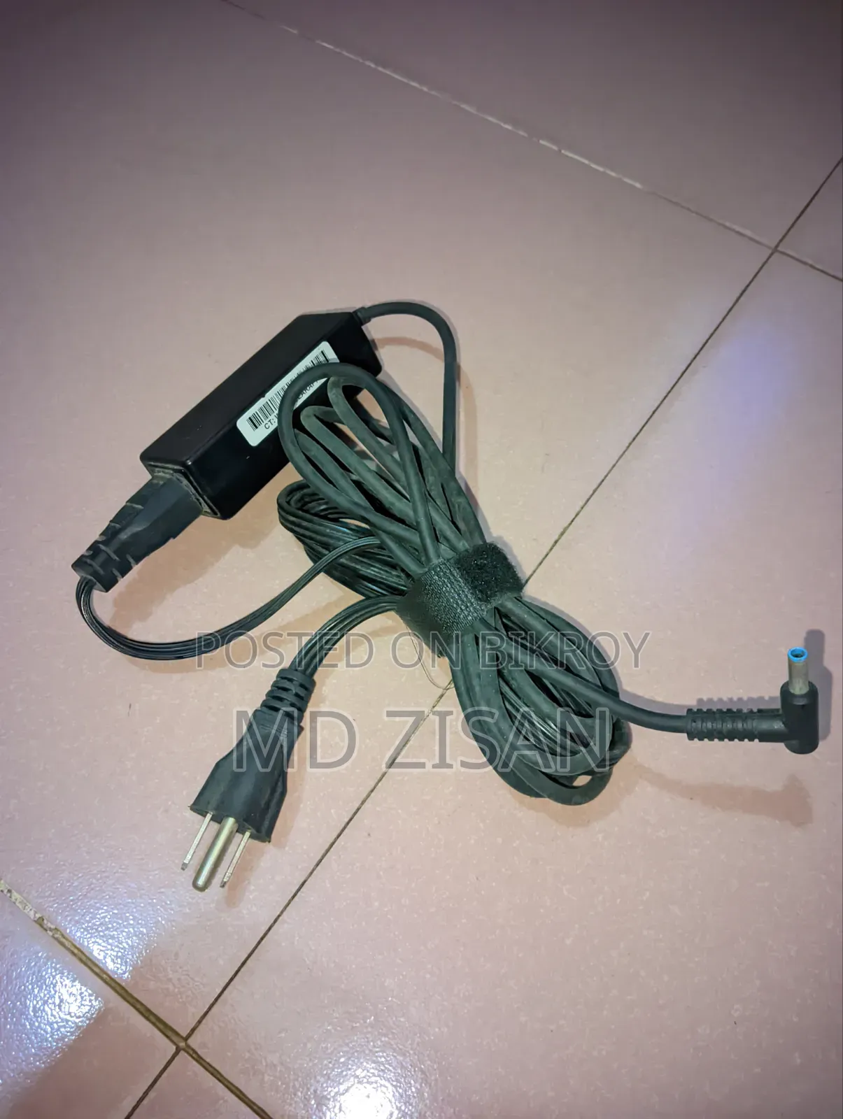 HP 45W Blue Pin (Original) With Power Cable.