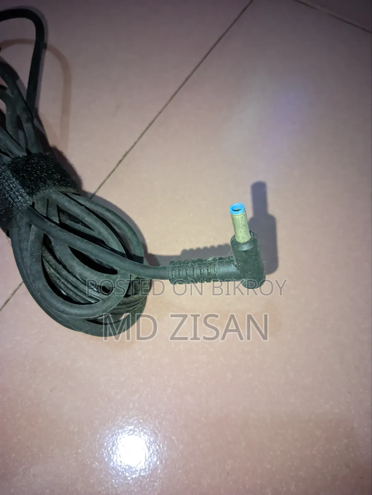 HP 45W Blue Pin (Original) With Power Cable.