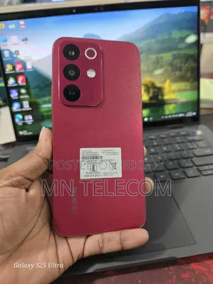 রিয়েলমি ১৫এক্স ১২৮ জিবি লাল