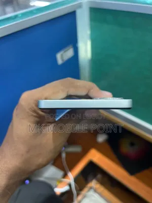 রিয়েলমি ১৬ ২৫৬ জিবি নীল